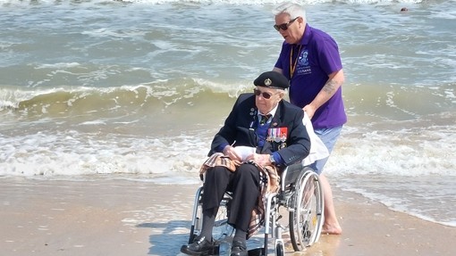 WWII Veteran Roy Smith with Taxi Charity volunteer Micky Harris