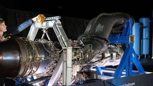 Rolls-Royce and easyJet test hydrogen powered jet engine