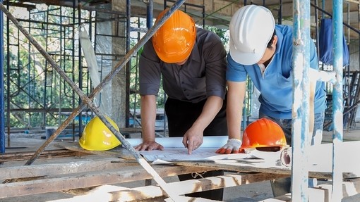 How to become a construction manager