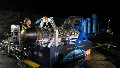 Rolls-Royce and easyJet test hydrogen powered jet engine