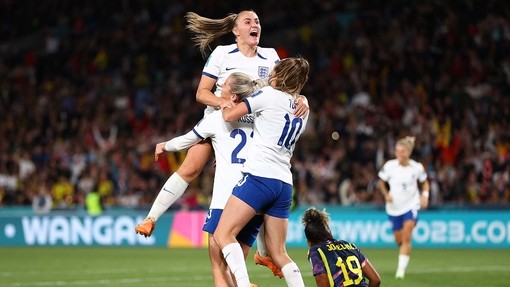 England Women's Football team celebrating