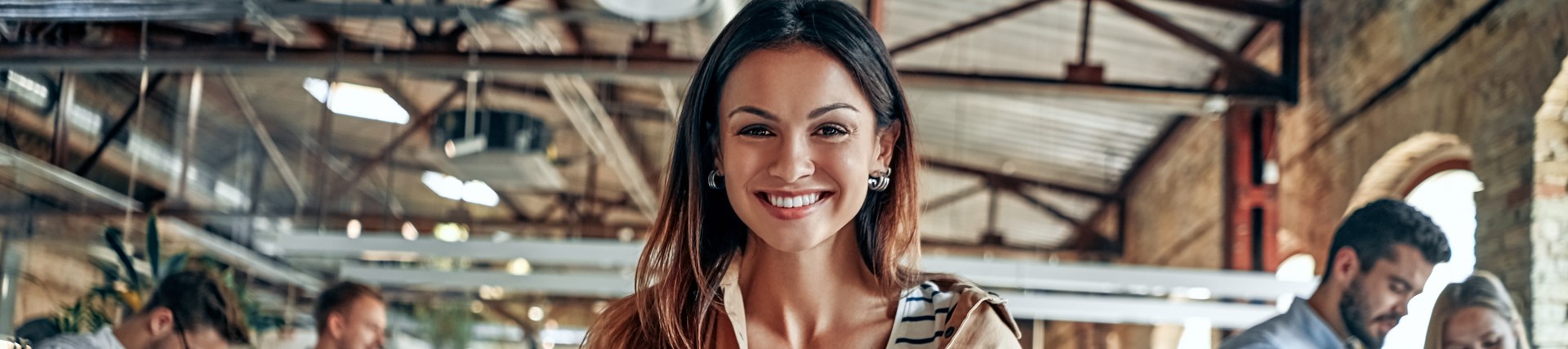 Stock image Young business people in office